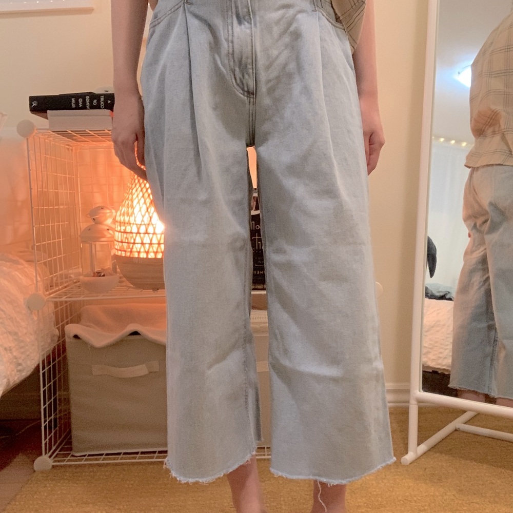 Urban Outfitters BDG Wide Leg Cropped Jeans